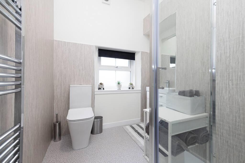 Two Bedroom Country With Parking * Musselburgh