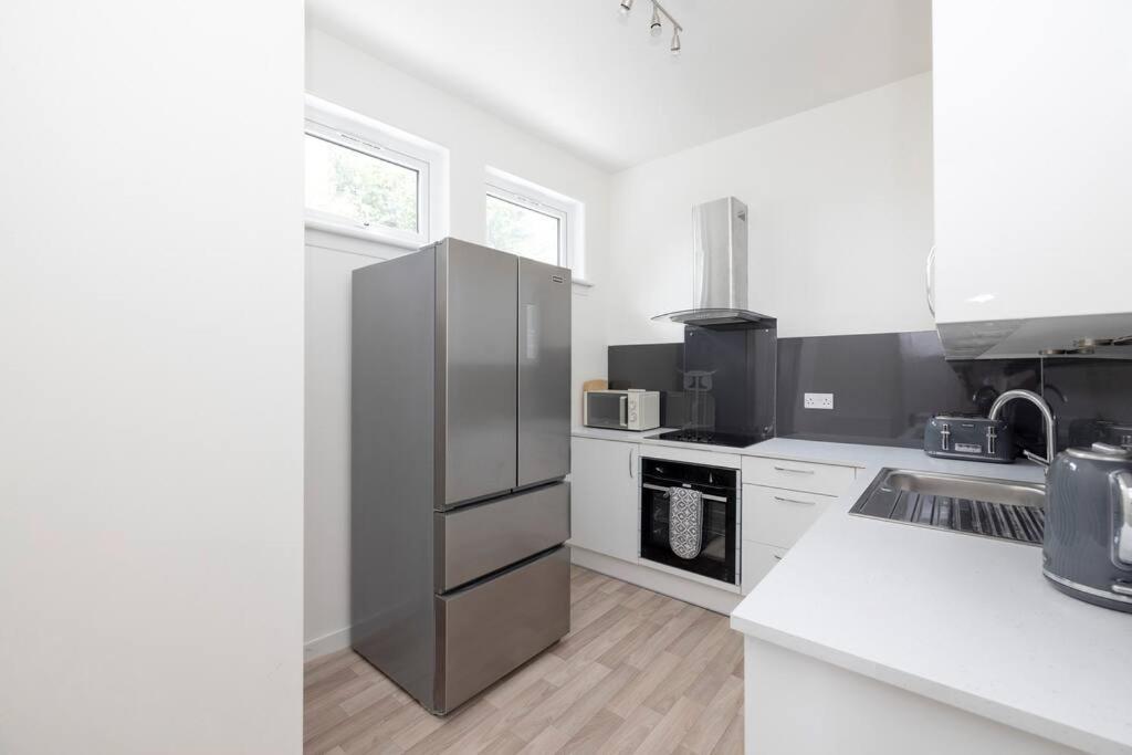 Two Bedroom Country With Parking Apartment Musselburgh