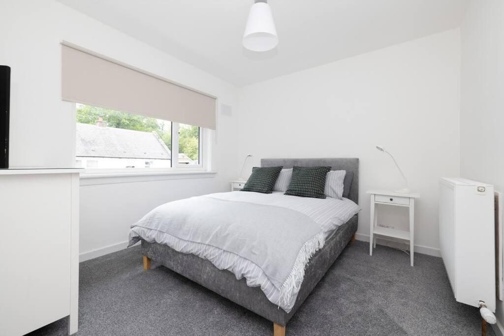 Two Bedroom Country With Parking Apartment